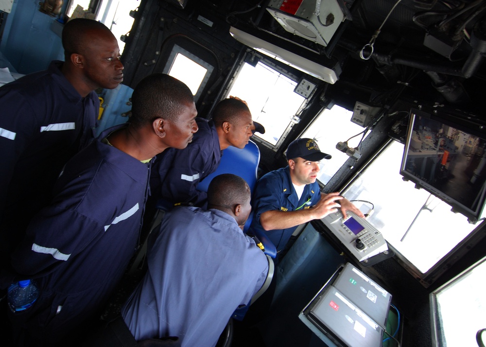 DVIDS Images USS Gunston Hall Action Image 3 Of 3