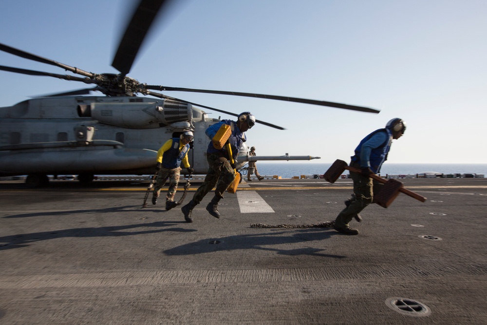 Dvids Images Uss Kearsarge Flight Deck Action Image Of