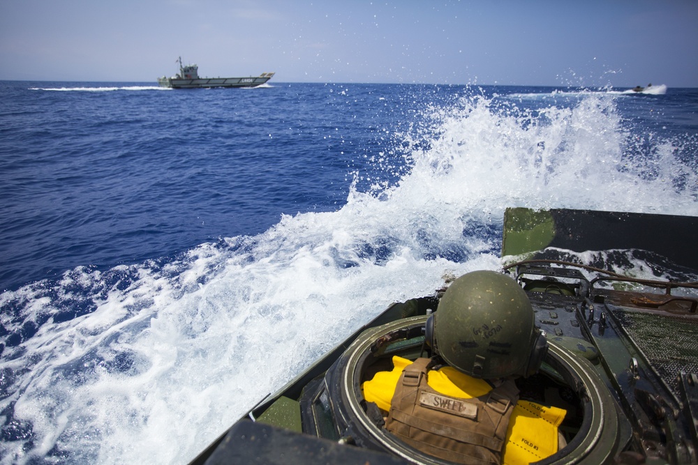 Dvids Images Rimpac American Assault Amphibious Vehicles Go