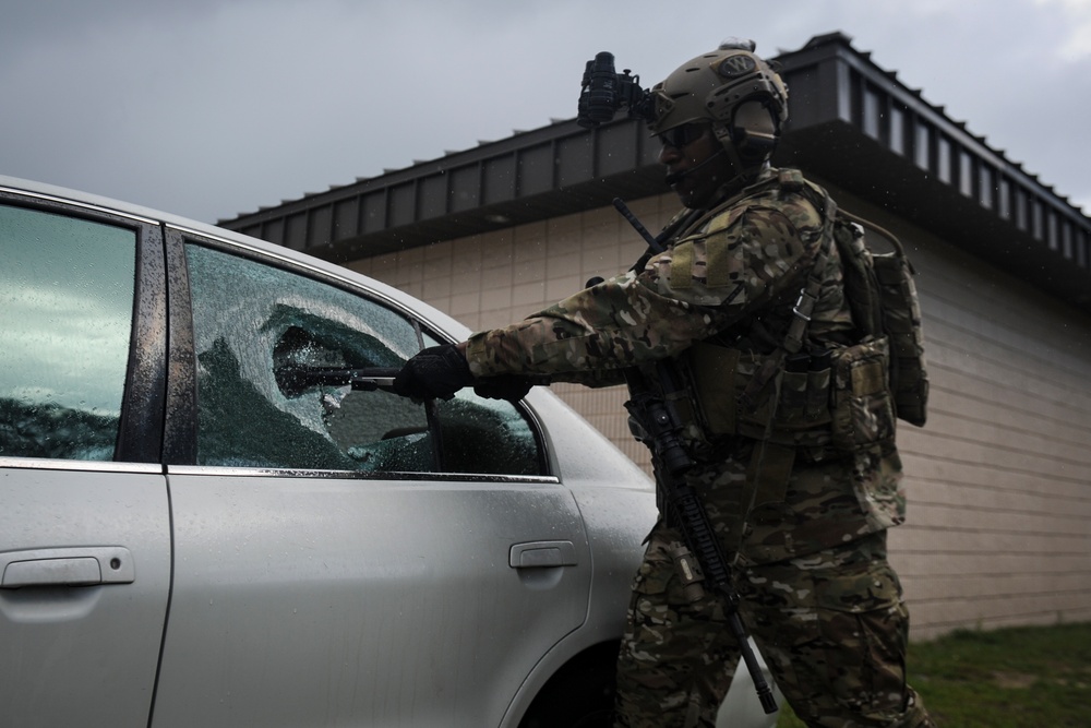 Dvids Images Cmsaf Kaleth O Wright Visits Hurlburt Field Image