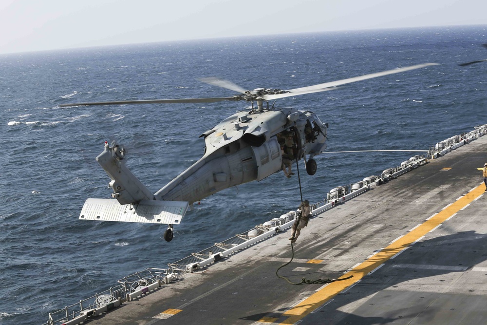 Dvids Images Th Meu S Maritime Raid Force Conducts Fast Rope