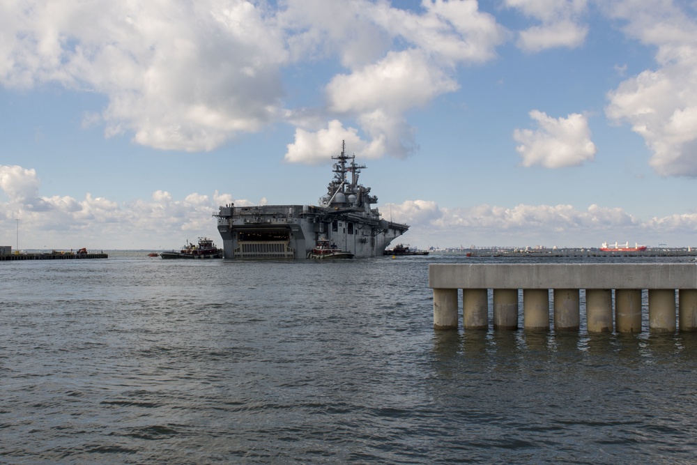 Dvids Images Uss Kearsarge Lhd Departs Naval Station Norfolk