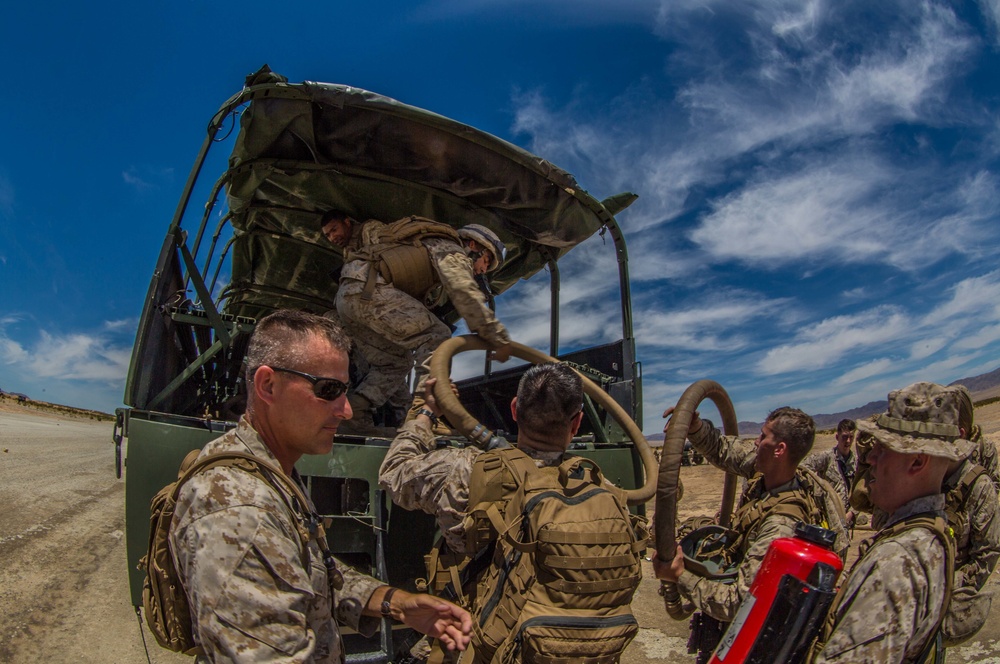 Dvids Images Reserve Marines Fly In And Unload At Itx Image