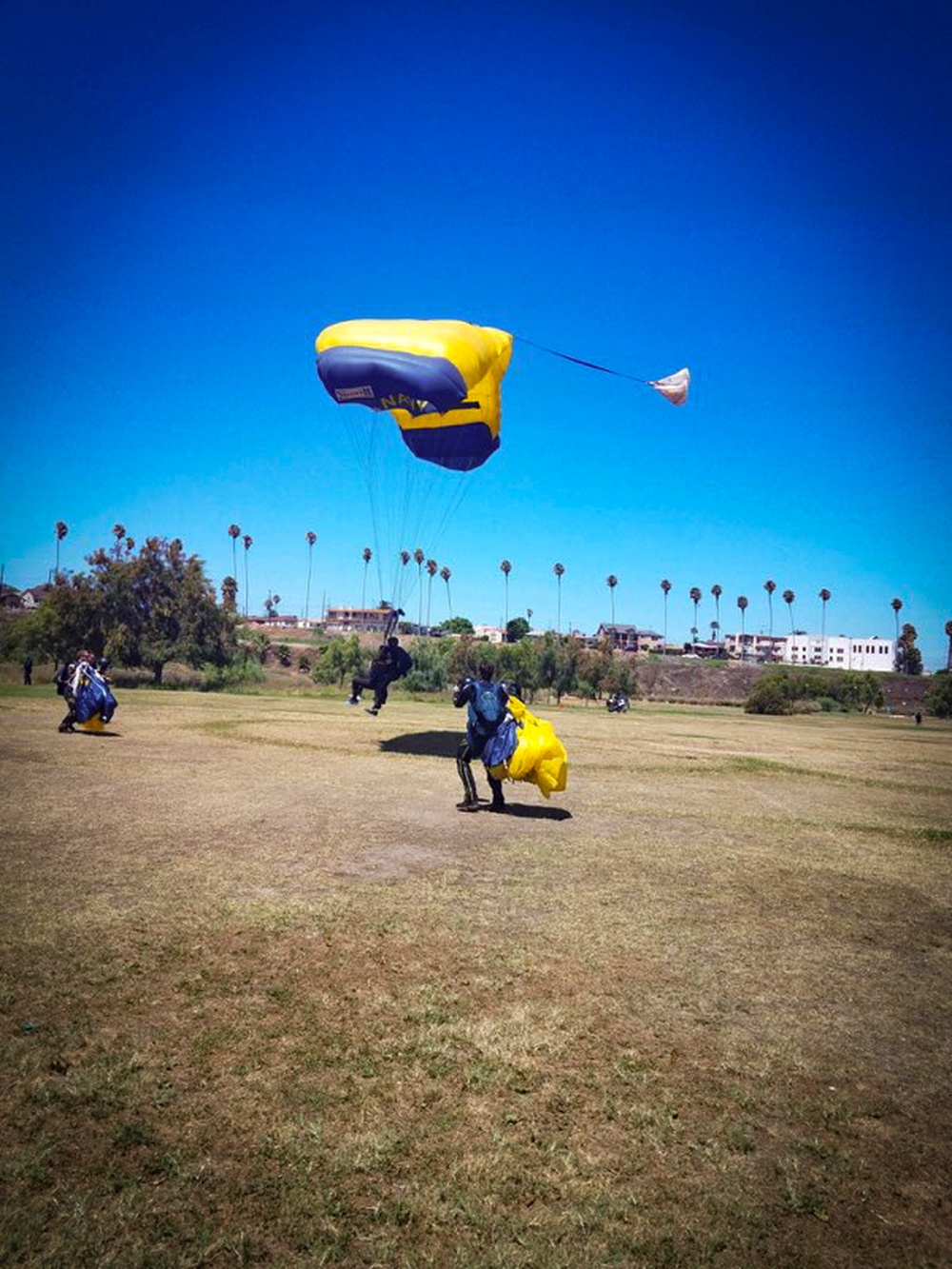 Dvids Images Mayor Of Los Angeles Eric Garcetti Parachutes With