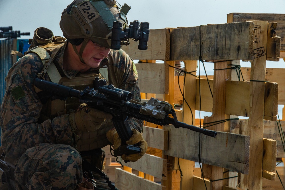 DVIDS Images 31st MEU Marines Hone Fast Rope Techniques And