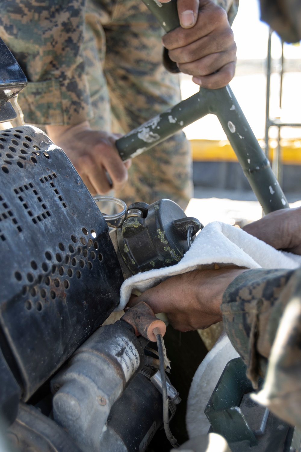 DVIDS Images 15th MEU Marines Rehearse FARP Set Up Image 4 Of 5