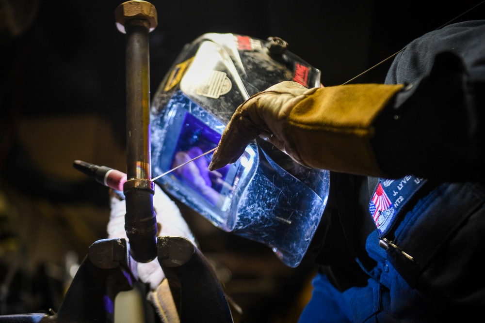 Dvids Images Ashland Sailor Conducts Maintenance Image Of