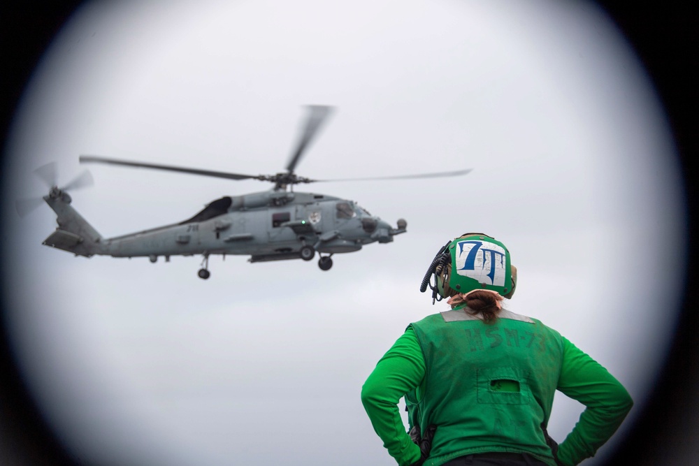 DVIDS Images An MH 60R Sea Hawk Prepares To Land On The Flight Deck