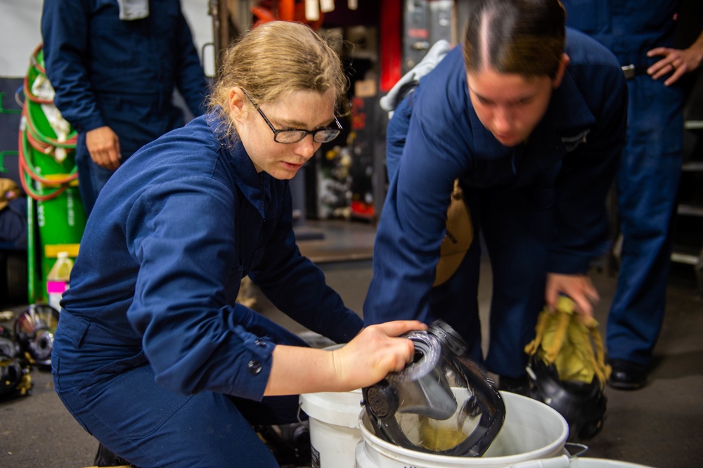 DVIDS Images USS Carl Vinson CVN 70 Sailors Conduct Firefighting