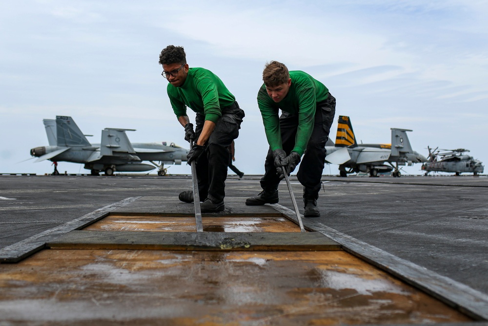 Dvids Images Abraham Lincoln Sailors Conduct Maintenance Image Of