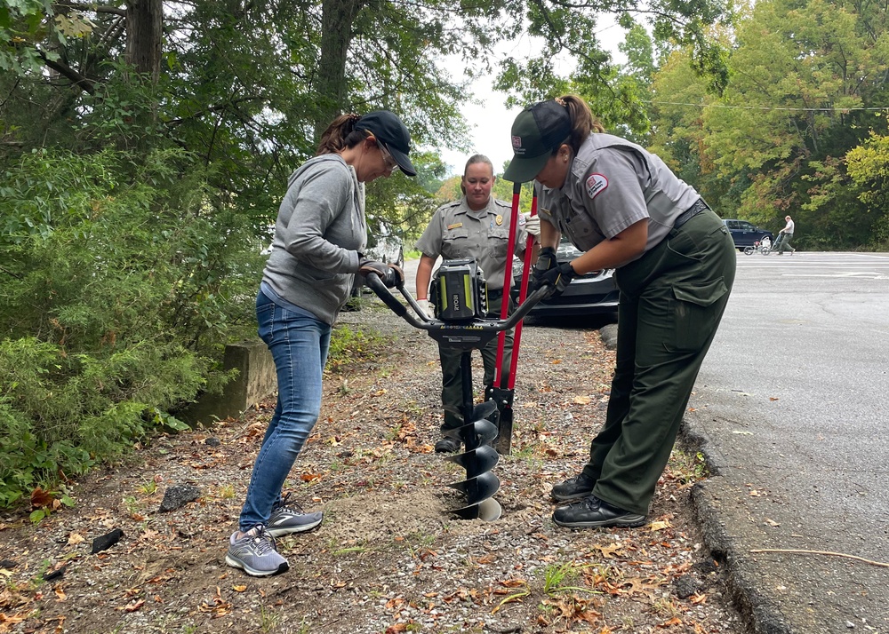 Dvids Images Volunteers Clean Stark Knob Boat Ramp During National