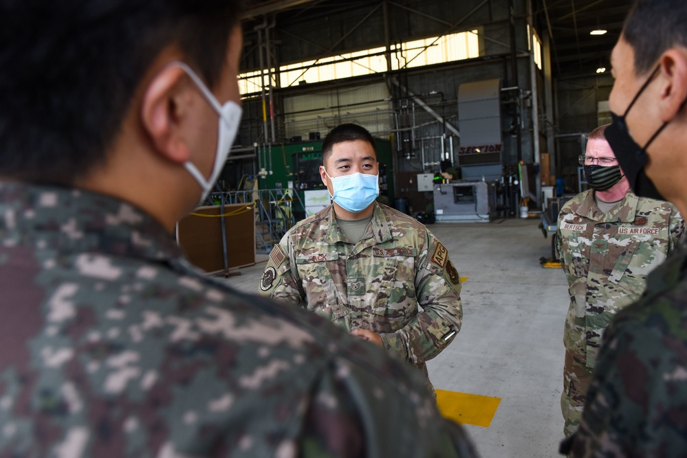 DVIDS Images 8th MXG Conducts Bilateral Immersion Training With