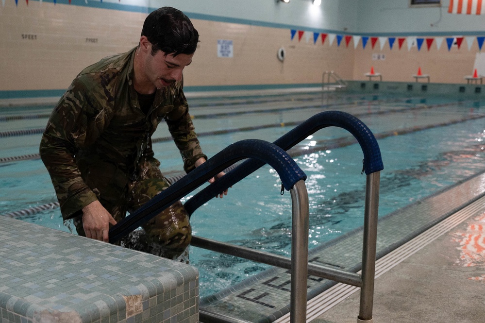 DVIDS Images Combat Water Survival Training Image 5 Of 8