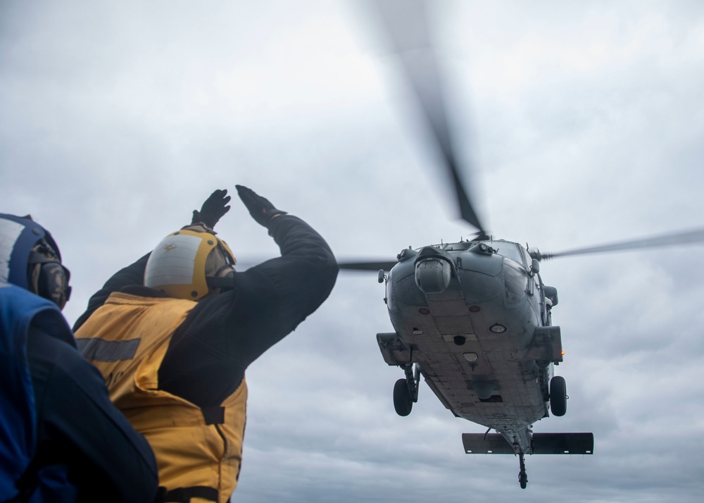 DVIDS Images U S Sailors Direct An MH 60S Sea Hawk Helicopter