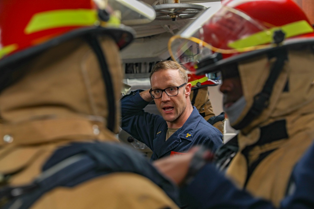 DVIDS Images USS Higgins Conducts Damage Control Drill Image 1 Of 3