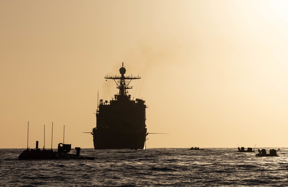 DVIDS Images Marines Practice Ship To Shore Movement During Steel