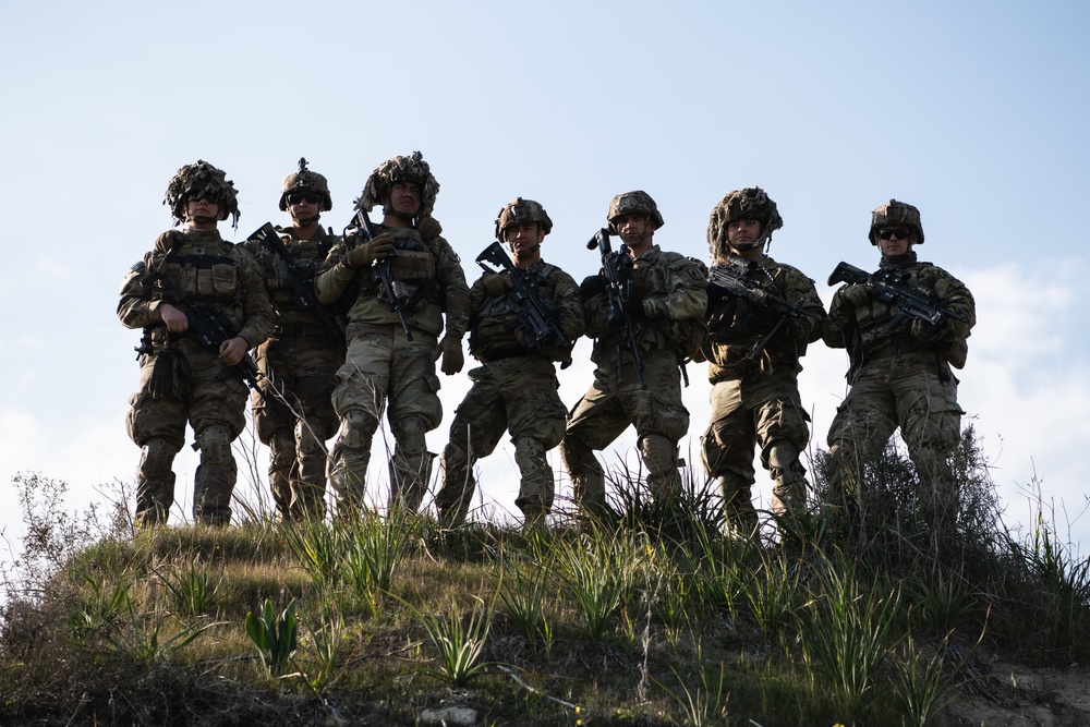 DVIDS Images Able Company Paratroopers Conduct Squad Live Fire