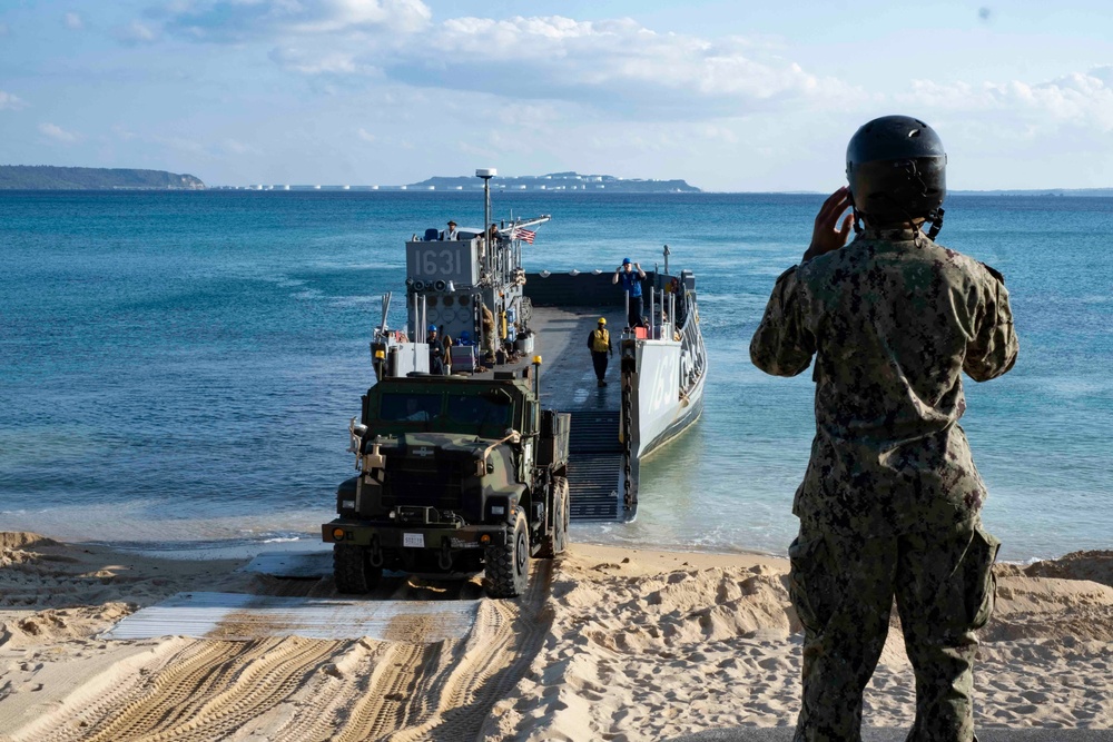 DVIDS Images CLB 31 And USS Ashland Conduct Amphibious Operations