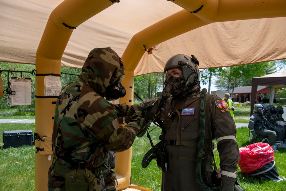 DVIDS Images 109th AFE Practices Utilizing Chemical Warfare