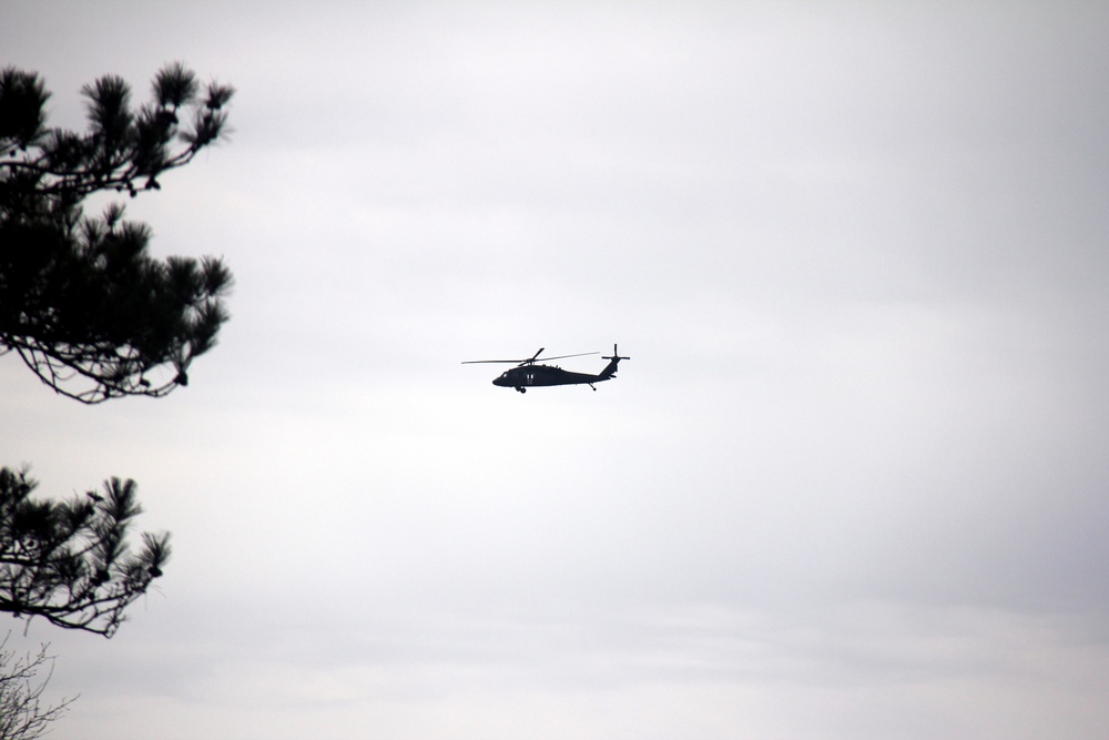 Dvids Images Wisconsin National Guard Uh Black Hawk Crews Hold