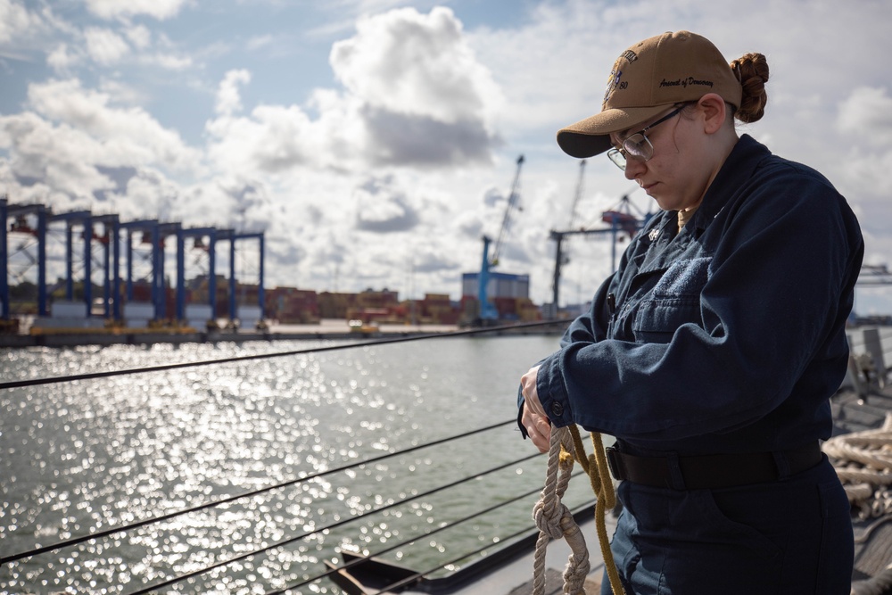 Dvids Images Uss Roosevelt Ddg Arrives In Klaipeda Lithuania