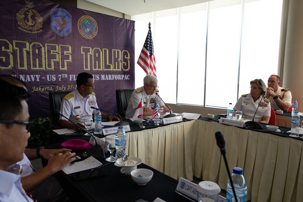 Dvids Images Commander U S Th Fleet Attends Staff Talks With