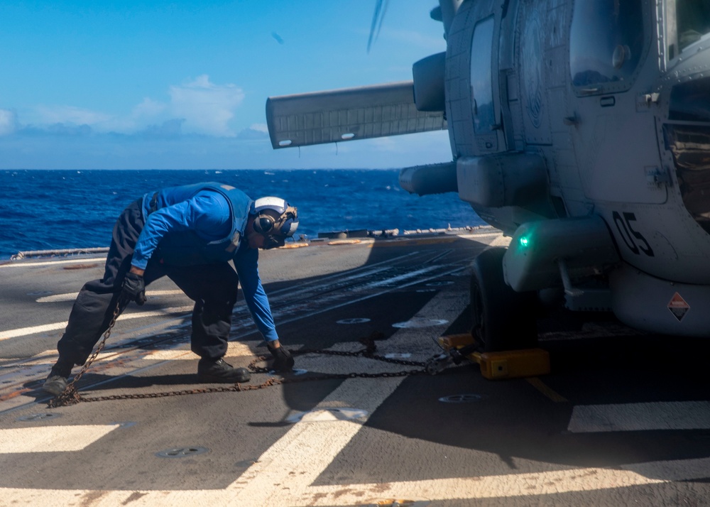 DVIDS Images Sailors Conduct Flight Operations Aboard USS John Finn