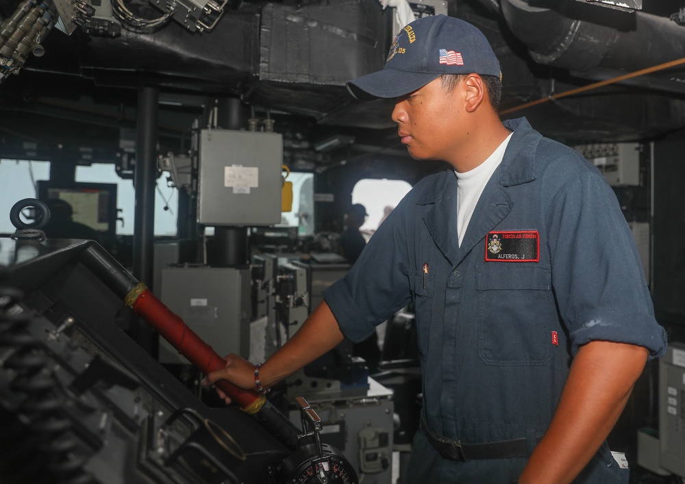 DVIDS Images Sailors Perform Daily Operations On The Bridge Aboard