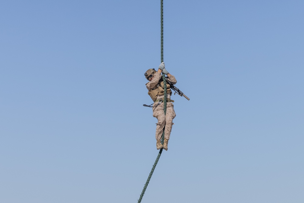 DVIDS Images 3 2 Marines And VMX 1 Conduct Fast Rope Training