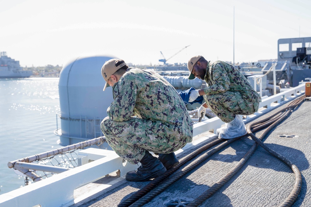 Dvids Images Sailors Conduct Routine Maintenance Image Of