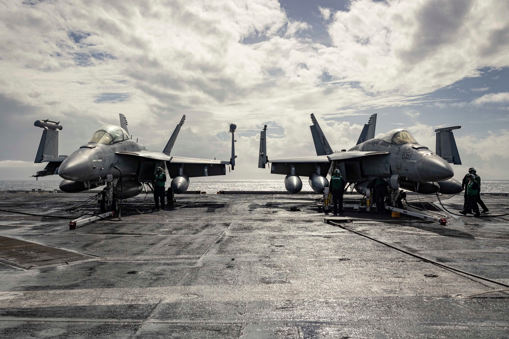 Dvids Images Abraham Lincoln Sailors Conduct Routine Maintenance