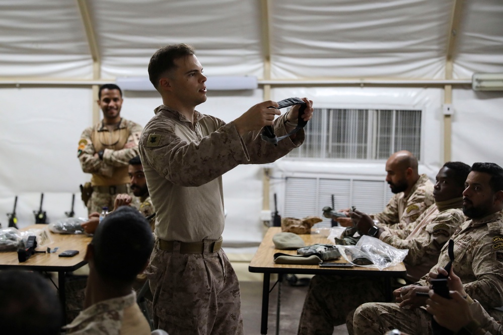 DVIDS Images FASTCENT Conducts Medical Training With Kuwaiti