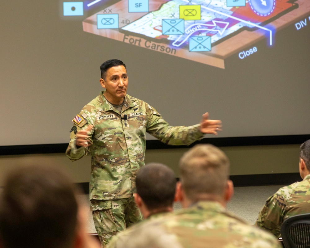 DVIDS News Ivy Division Leadership Visits CGSC