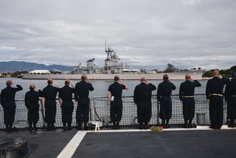 DVIDS Images Sailors Render Honors To Battleship Missouri Memorial