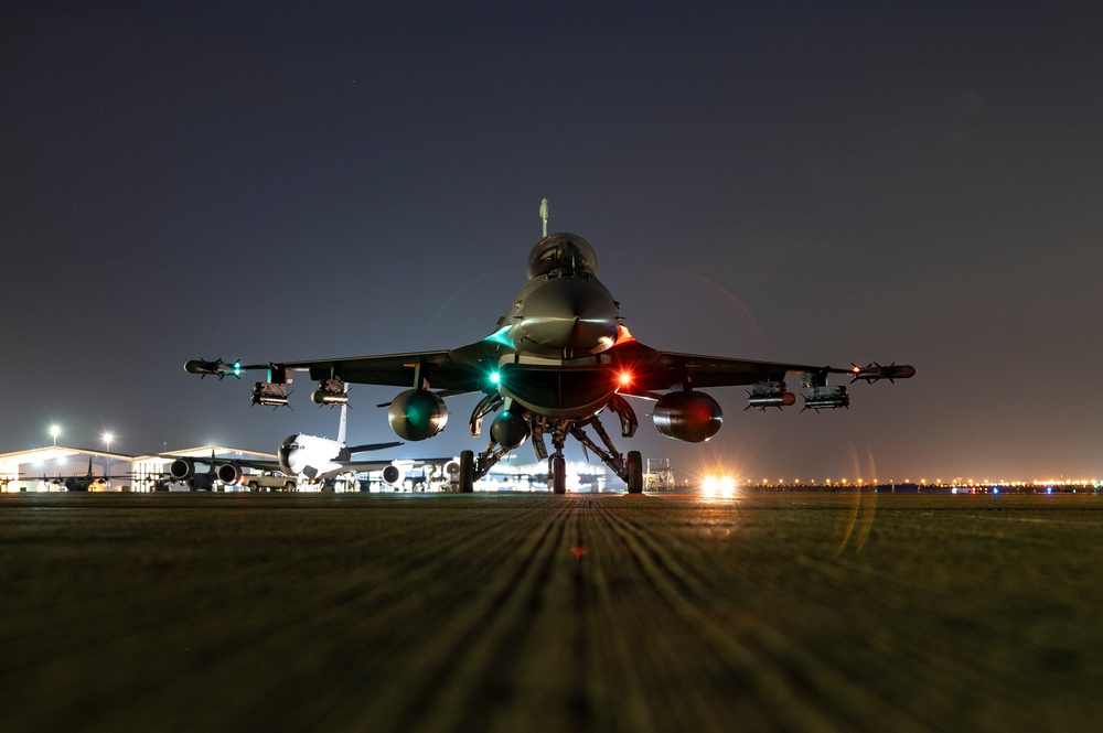 DVIDS Images F 16s Take Off To Support Combat Operations Image 1 Of 3