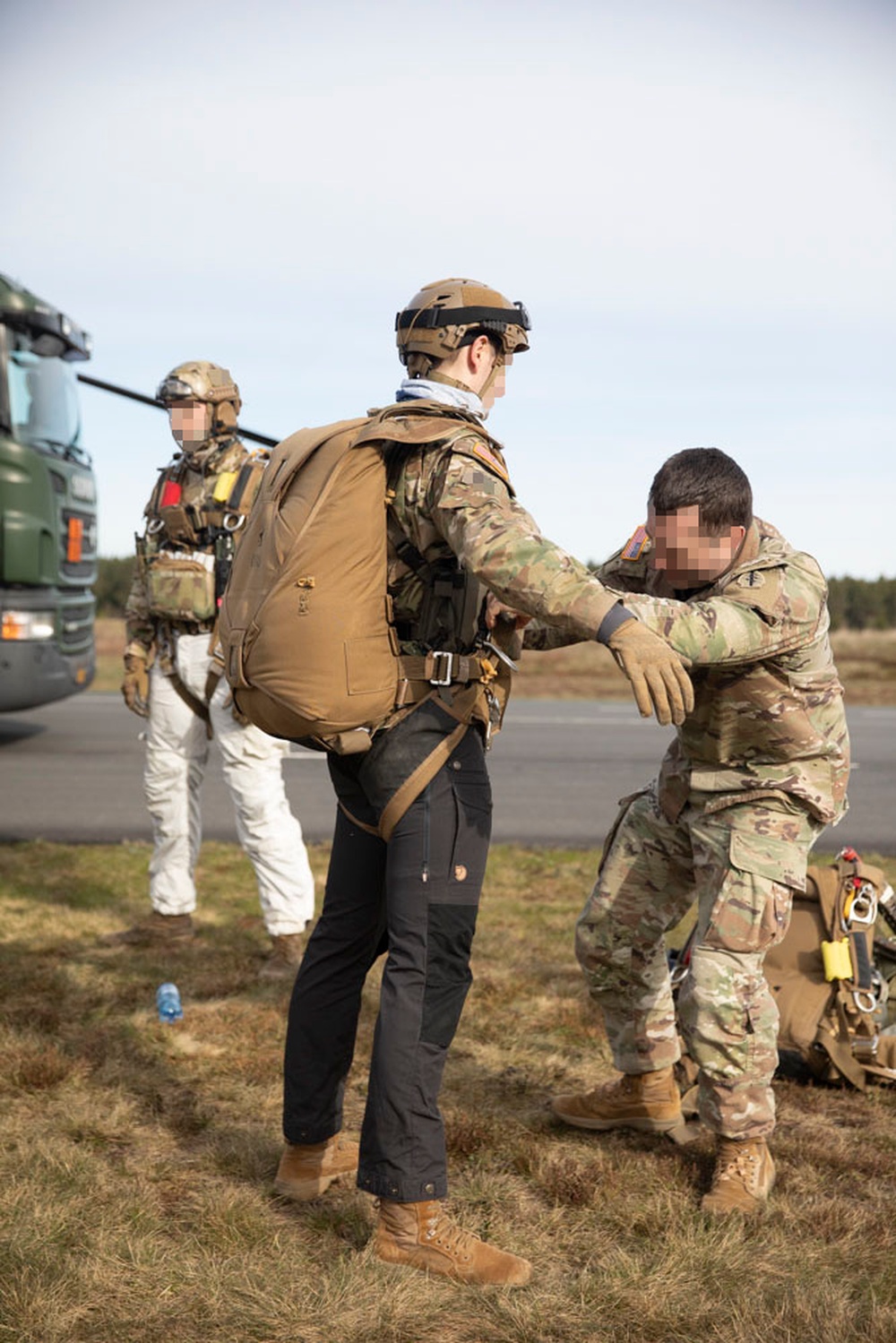 Dvids Images Th Sfg A Green Berets Execute Mff Jump During