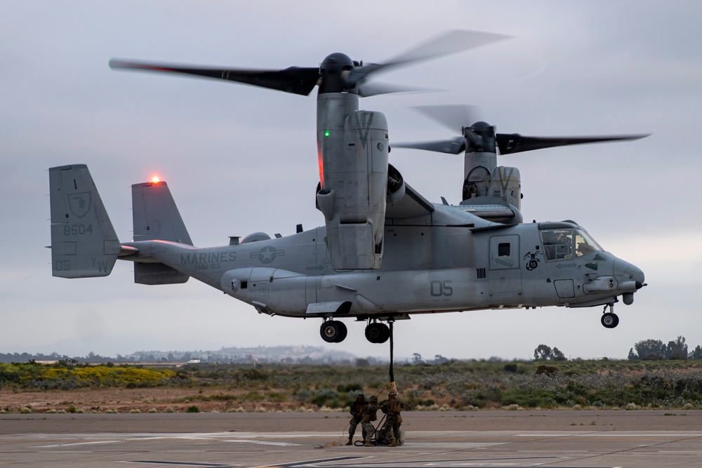 DVIDS Images CLB 15 VMM 165 Conduct HST Training At Miramar LHD