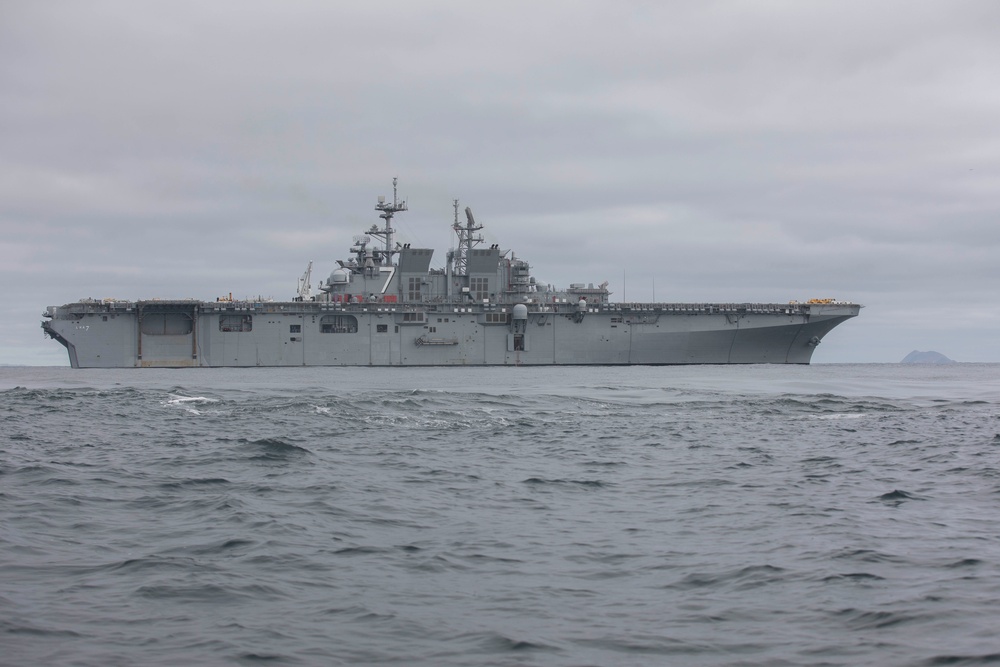 Dvids Images Uss Tripoli Sailors Conduct Boat Ops Image Of