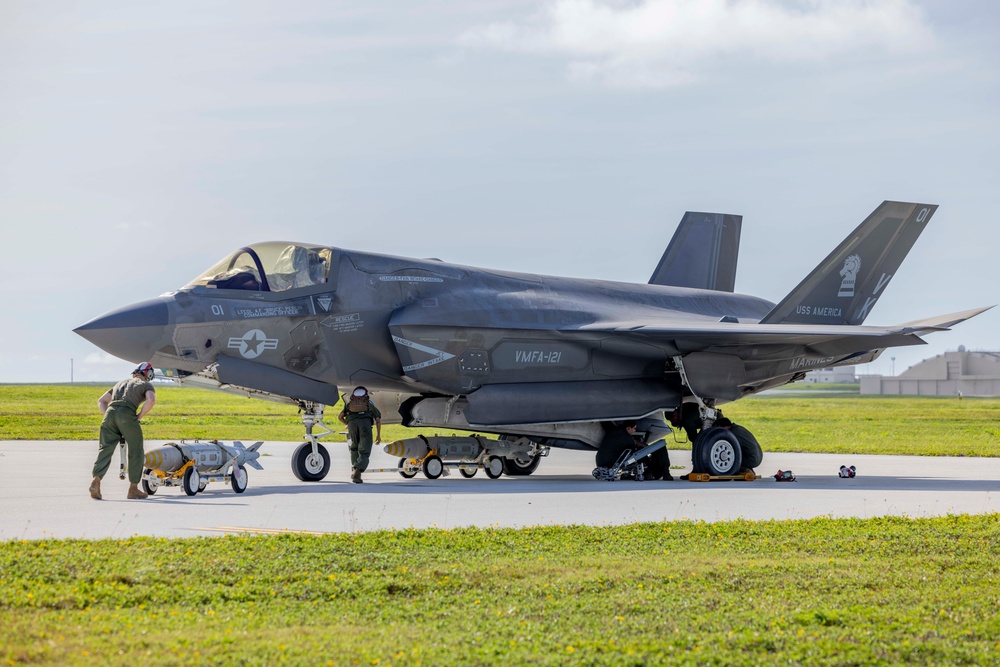 DVIDS Images Locked And Loaded VMFA 121 Conducts Ordnance