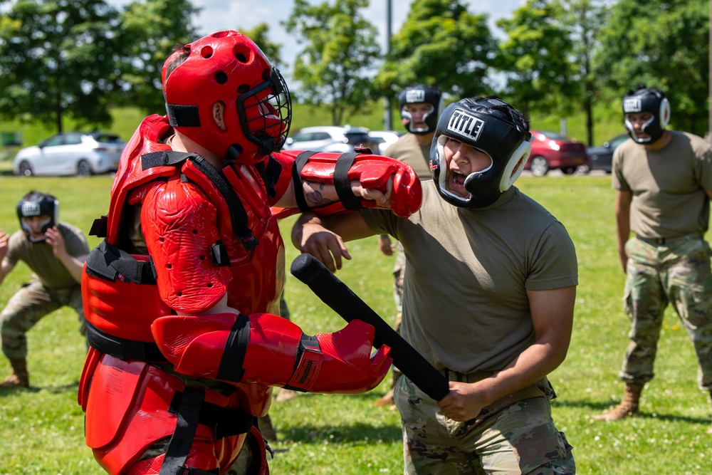 DVIDS Images 422nd CS And 422nd SFS Team Up For A Tiger Challenge