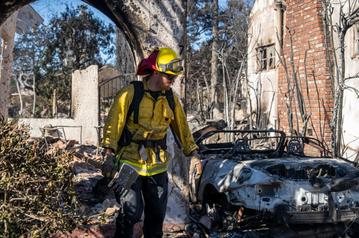 Air Force Reserve supports the LA Wildfires in 2025