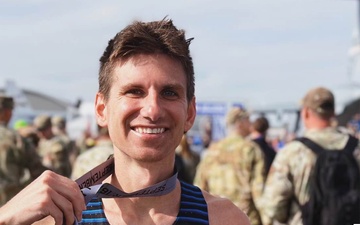 Salyer takes 1st in Air Force Marathon men’s title event. (900x1600)