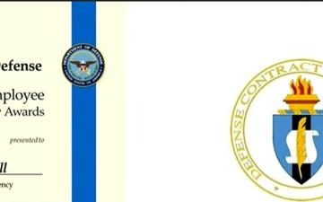 DoD presents award to DCAA auditor