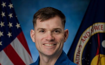 Headline Graphic 4x5 - Army chief warrant officer 3 selected by NASA as 2025 astronaut candidate