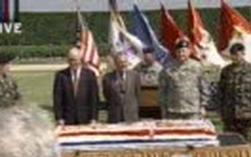 Cutting the Army's Birthday Cake