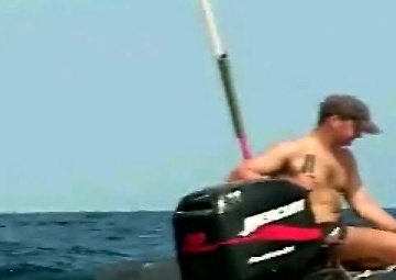 Pararescuemen Conduct Sea Training