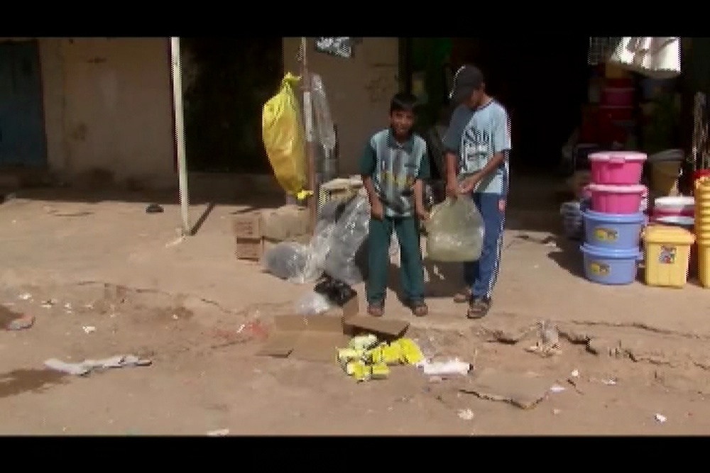 DVIDS - Video - Iraqis Shop and Clean the Streets of Ar Rutbah