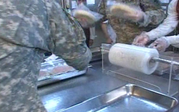 Pizza From Chicago Delivered to Soldiers in Iraq - Package