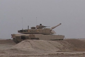 Iraqi Soldiers Firing Tanks
