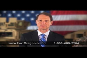 Sen. Wyden and Maj. Gen. Rees for Fort Oregon Campaign (30)